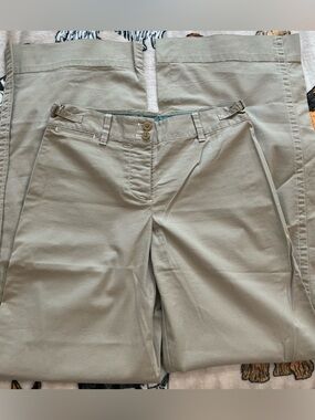 NWOT*DKNY*Women’s Light Khaki Wide leg Bottom Pants Sz 2*MINT